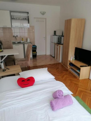 Lovely studio in Dubec, ideal for one person